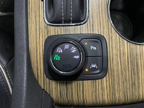 Used 2017 GMC Acadia Denali w/ Technology Package image 17