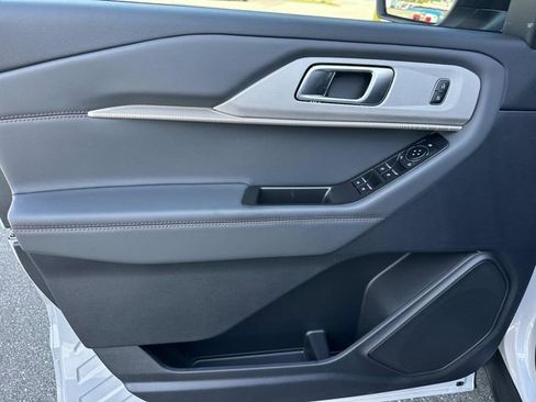 New 2026 Ford Explorer Active w/ Active Comfort Package image 25