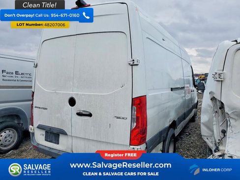 Used 2021 Mercedes-Benz Sprinter 3500 image 4