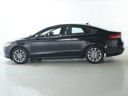 Used 2017 Ford Fusion SE w/ Fusion SE Technology Package image 36