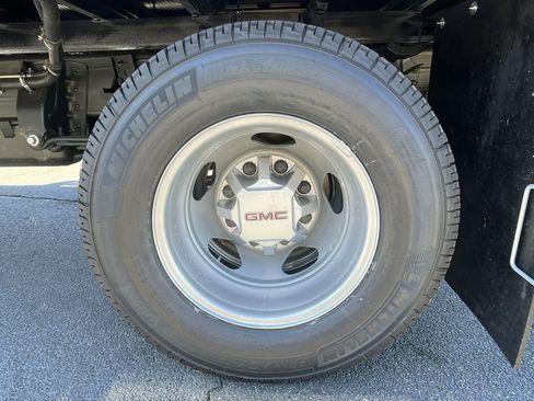 New 2025 GMC Sierra 3500 Pro w/ Convenience Package image 16