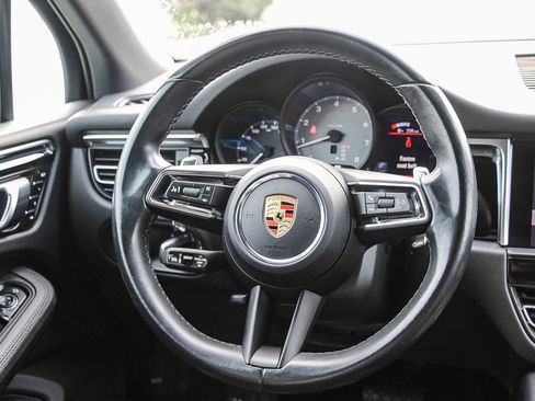 Used 2023 Porsche Macan S image 15