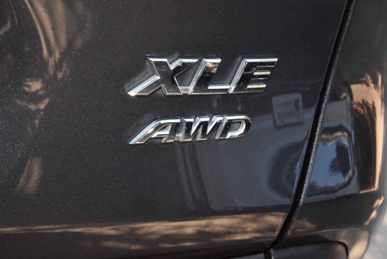 Used 2025 Toyota RAV4 XLE AWD/4WD image 38