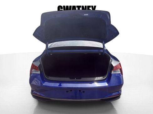 Used 2023 Hyundai Elantra Limited w/ Winter Weather Package FWD image 13