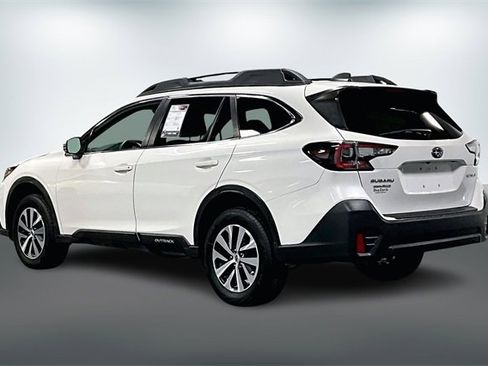 Used 2020 Subaru Outback Premium image 5
