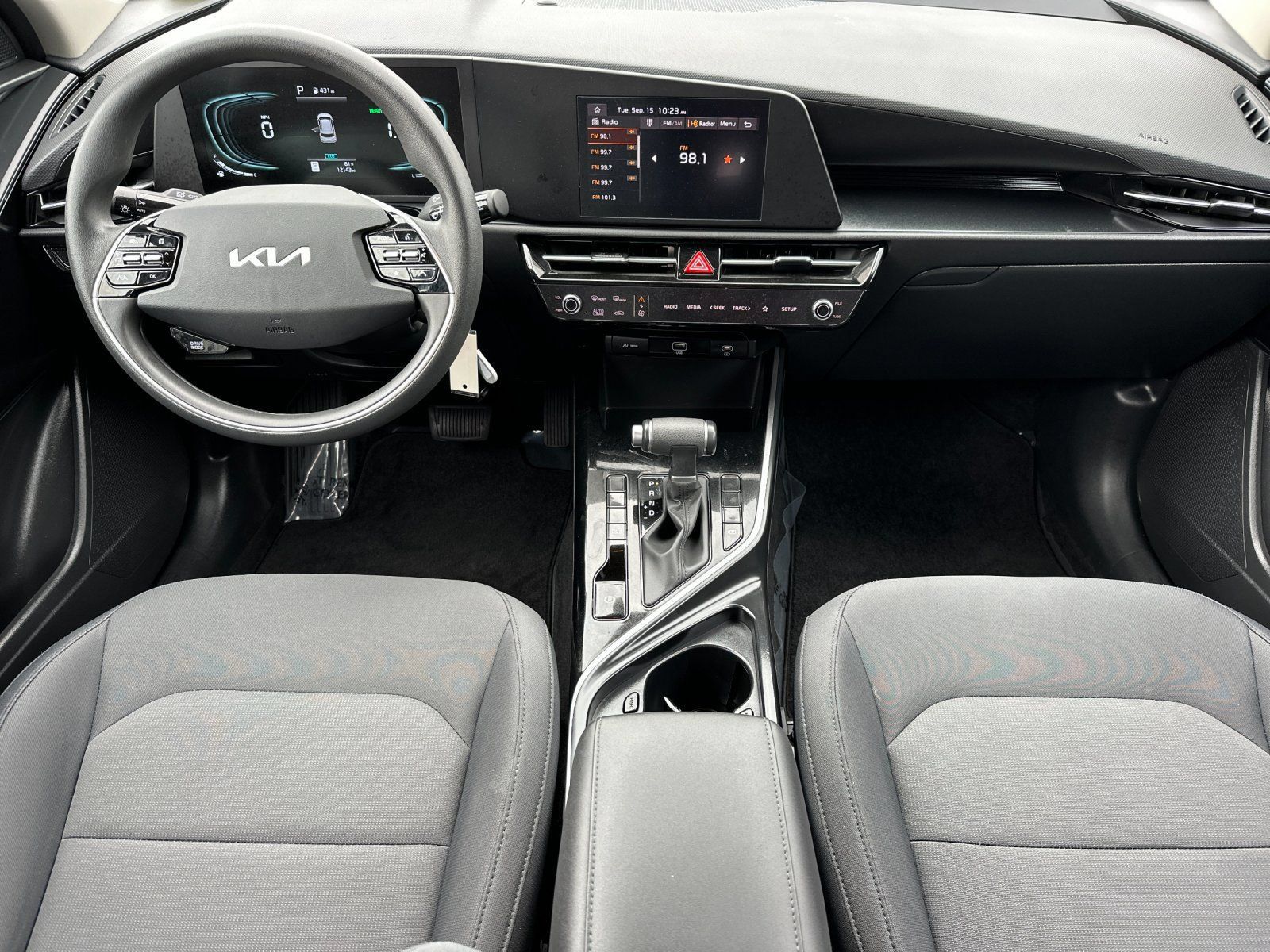 Used 2025 Kia Niro LX FWD image 12