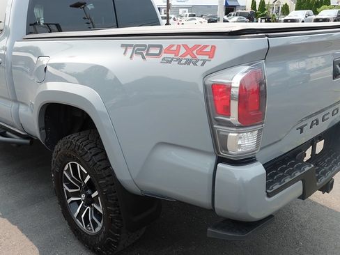 Used 2020 Toyota Tacoma TRD Off-Road AWD/4WD image 10