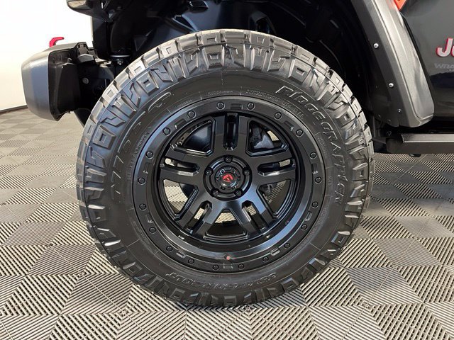 Used 2022 Jeep Wrangler Unlimited Rubicon w/ Cold Weather Group AWD/4WD image 11