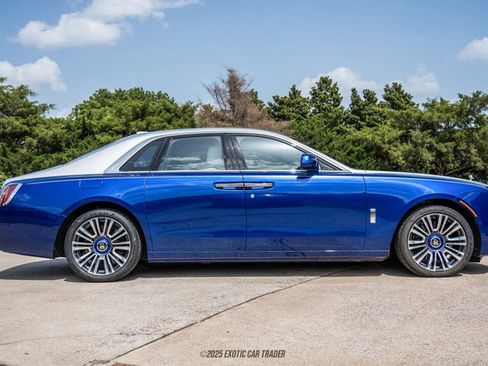 Used 2023 Rolls-Royce Ghost w/ Ghost Package image 9