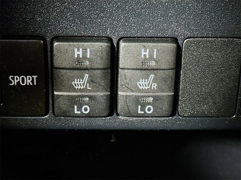 Used 2018 Toyota RAV4 XLE image 24