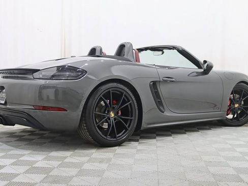 Used 2018 Porsche 718 Boxster GTS image 9