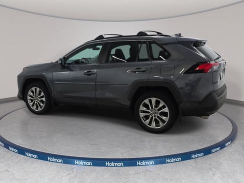 Used 2021 Toyota RAV4 XLE Premium AWD/4WD image 8