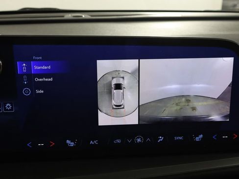 Used 2025 Chevrolet Traverse LT w/ Midnight/Sport Edition image 42