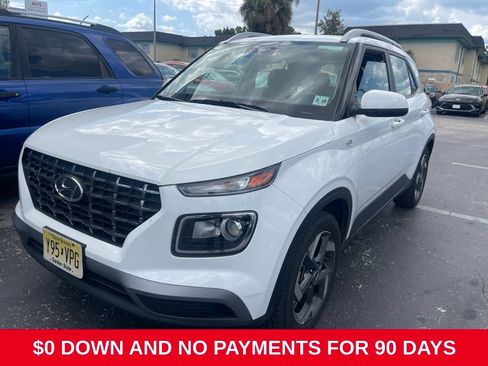 Used 2025 Hyundai Venue SEL FWD image 1