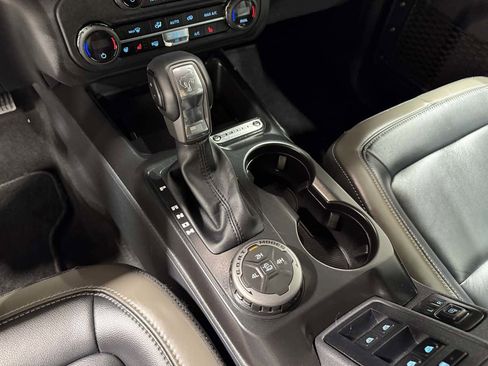 Used 2025 Ford Bronco Outer Banks image 13