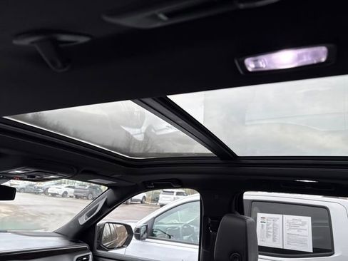 Used 2023 Chevrolet Tahoe Z71 w/ Luxury Package image 10