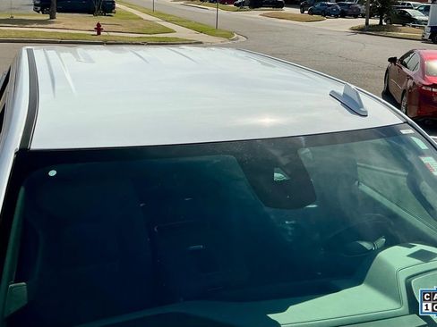 Used 2022 GMC Sierra 1500 SLT image 12