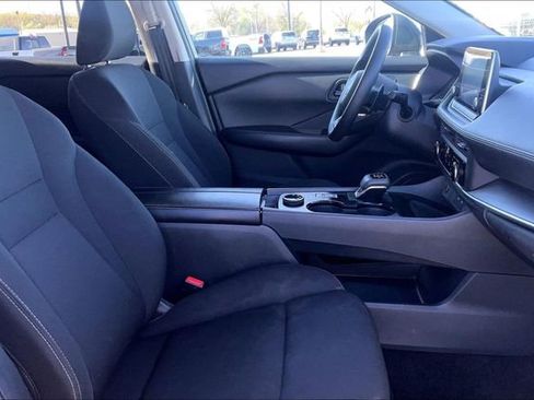 Used 2024 Nissan Rogue S image 7