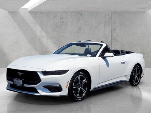 Used 2025 Ford Mustang Premium RWD image 8