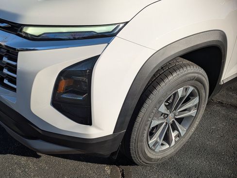 New 2026 Chevrolet Equinox LT w/ Convenience Package II image 10