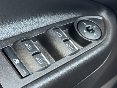 Used 2019 Ford Escape SE FWD image 21