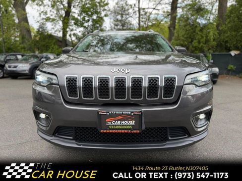 Used 2019 Jeep Cherokee Latitude Plus w/ Cold Weather Group AWD/4WD image 12