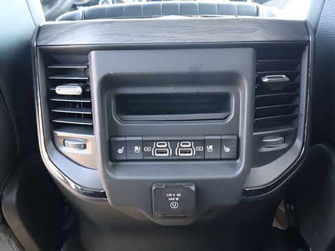 Used 2025 RAM 1500 Limited AWD/4WD image 24