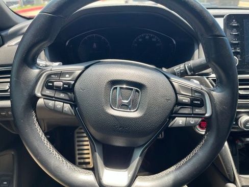 Used 2018 Honda Accord Sport image 18