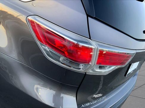 Used 2016 Toyota Highlander XLE FWD image 27