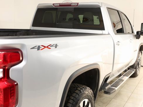 Used 2020 Chevrolet Silverado 2500 LT w/ Texas Edition image 41