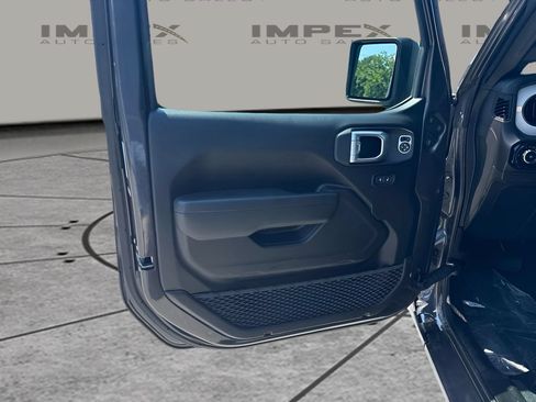 Used 2025 Jeep Wrangler Unlimited Sport AWD/4WD image 16