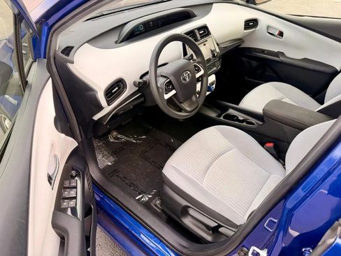 Used 2016 Toyota Prius Two image 10