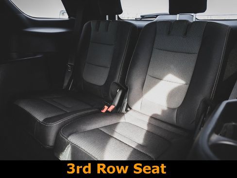 Used 2019 Ford Explorer XLT w/ Class III Trailer Tow Package image 17