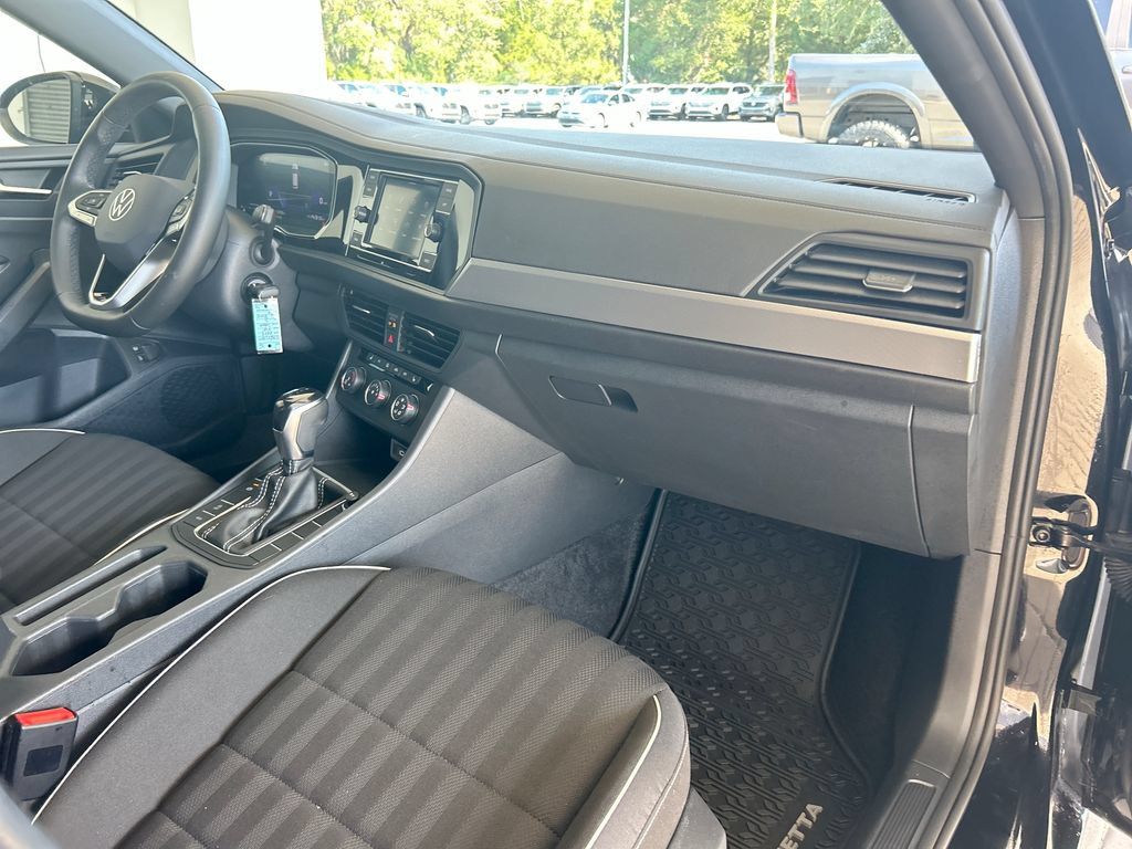 Certified 2024 Volkswagen Jetta Sport FWD image 26