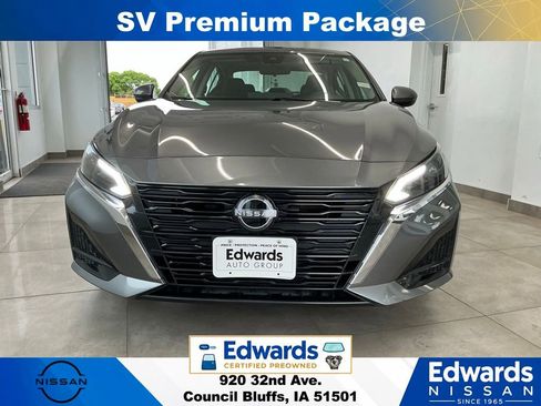Used 2023 Nissan Altima 2.5 SV w/ SV Premium Package AWD/4WD image 4