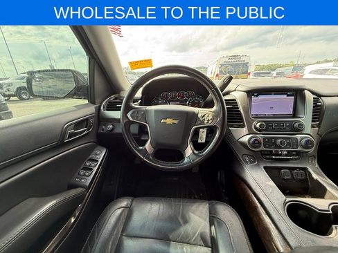 Used 2018 Chevrolet Suburban LT RWD image 16