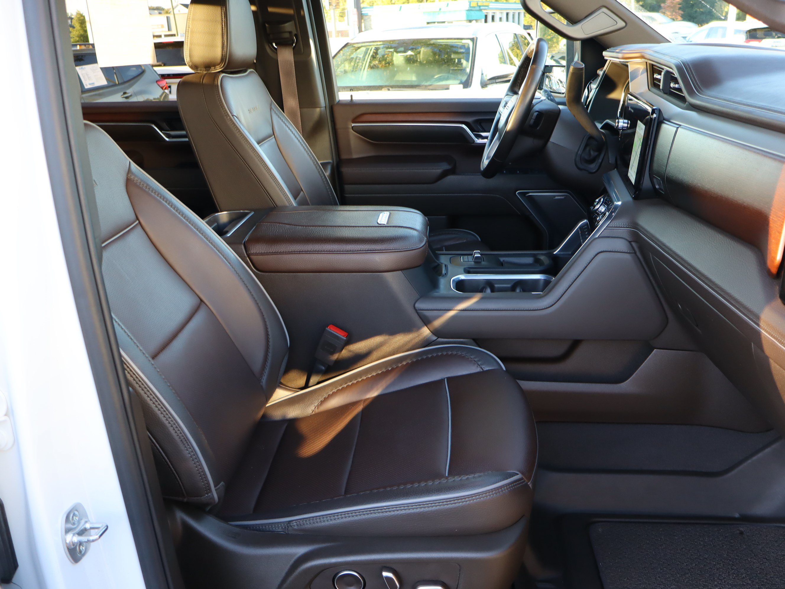 Used 2025 GMC Sierra 2500 Denali w/ Denali Reserve Package AWD/4WD image 39