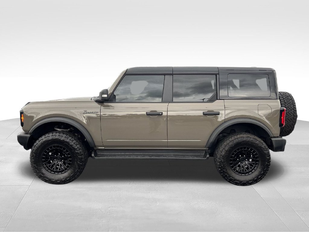 Used 2025 Ford Bronco Outer Banks AWD/4WD image 2