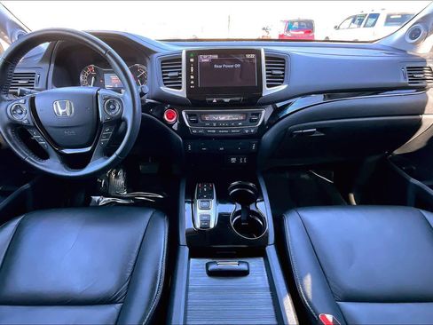 Used 2016 Honda Pilot Touring image 15