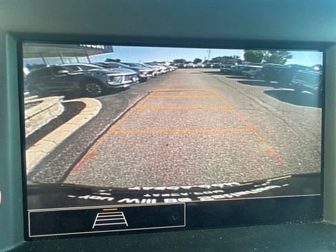 Used 2024 GMC Terrain SLE AWD/4WD image 17