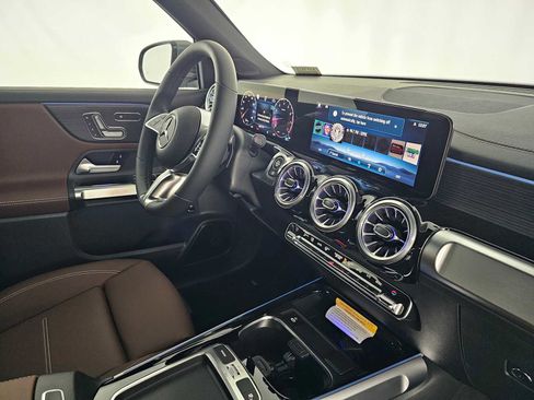 New 2026 Mercedes-Benz GLB 250 image 11