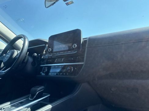 Used 2025 Nissan Pathfinder SV w/ SV Premium Package AWD/4WD image 27