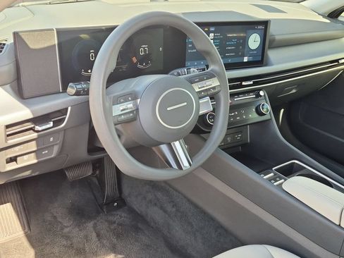 Used 2025 Hyundai Sonata SEL FWD image 15