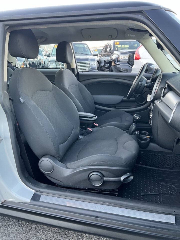 Used 2011 MINI Cooper Hardtop FWD image 11
