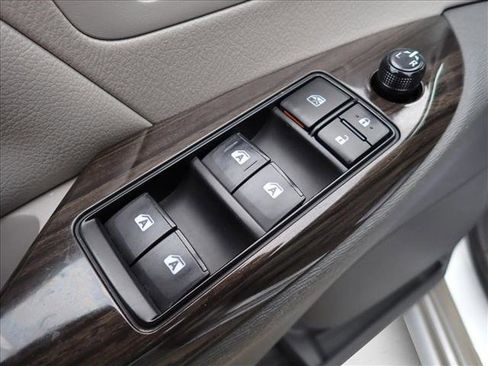 Used 2018 Toyota Sienna XLE image 15