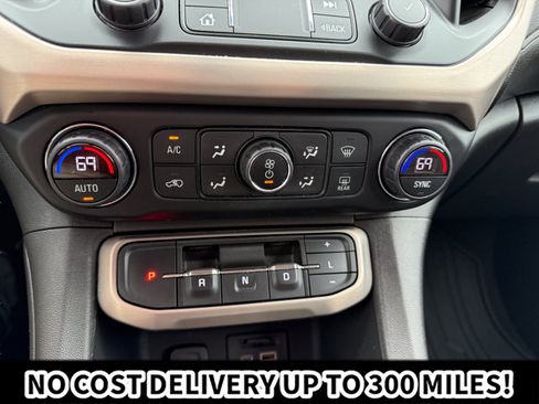 Used 2021 GMC Acadia Denali w/ Denali Technology Package AWD/4WD image 27
