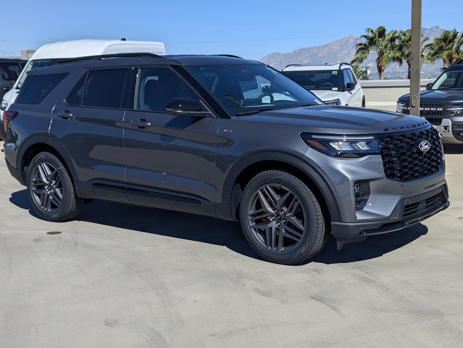 New 2027 Ford Explorer ST-Line w/ ST-Line Street Pack RWD image 1