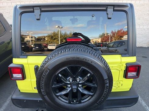 Used 2023 Jeep Wrangler Sport S image 11