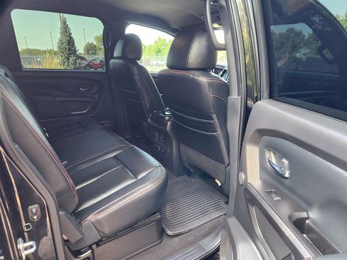 Used 2020 Nissan Titan PRO-4X w/ Pro-4x Convenience Package image 16