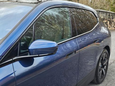 Used 2023 BMW iX xDrive50 w/ Ultimate Package 2 image 17